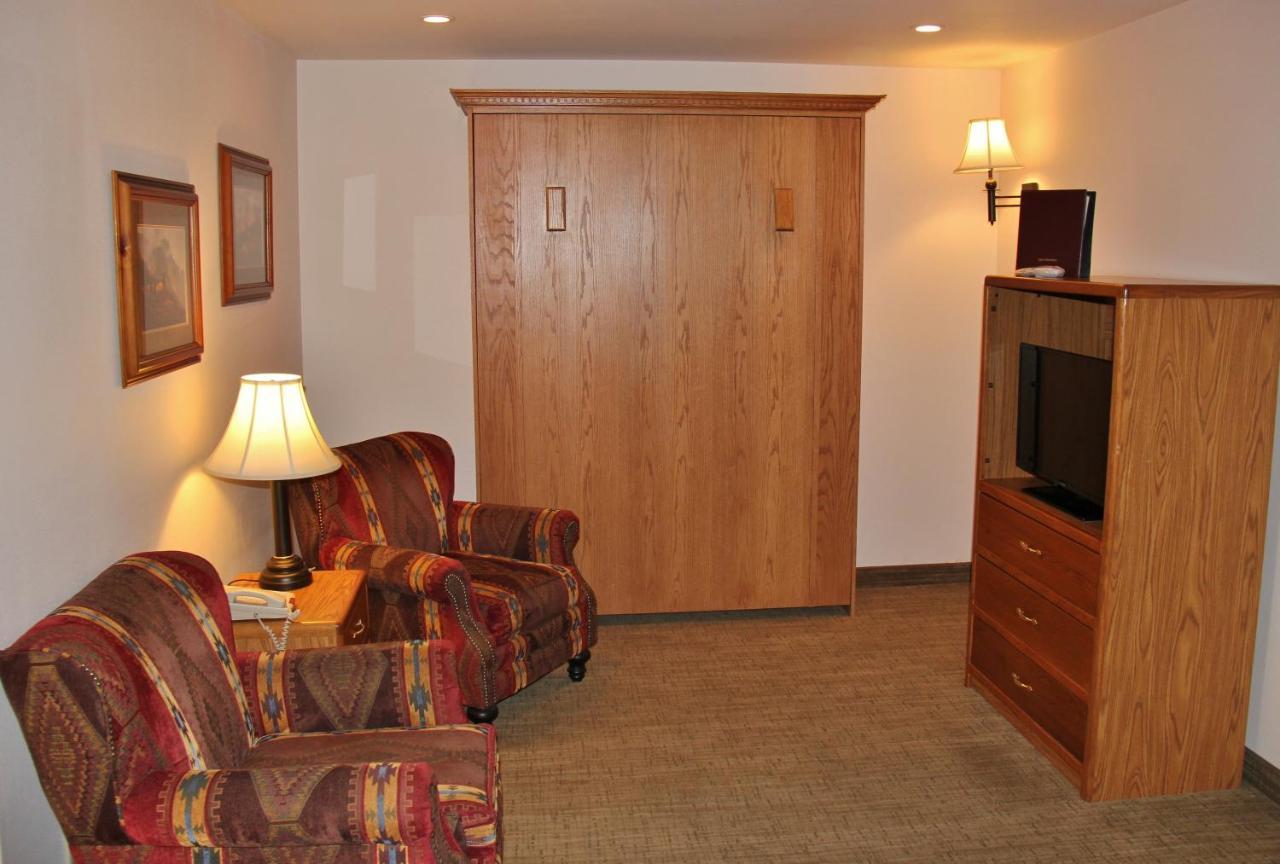 Homestead Inn And Suites Hardin Exterior foto