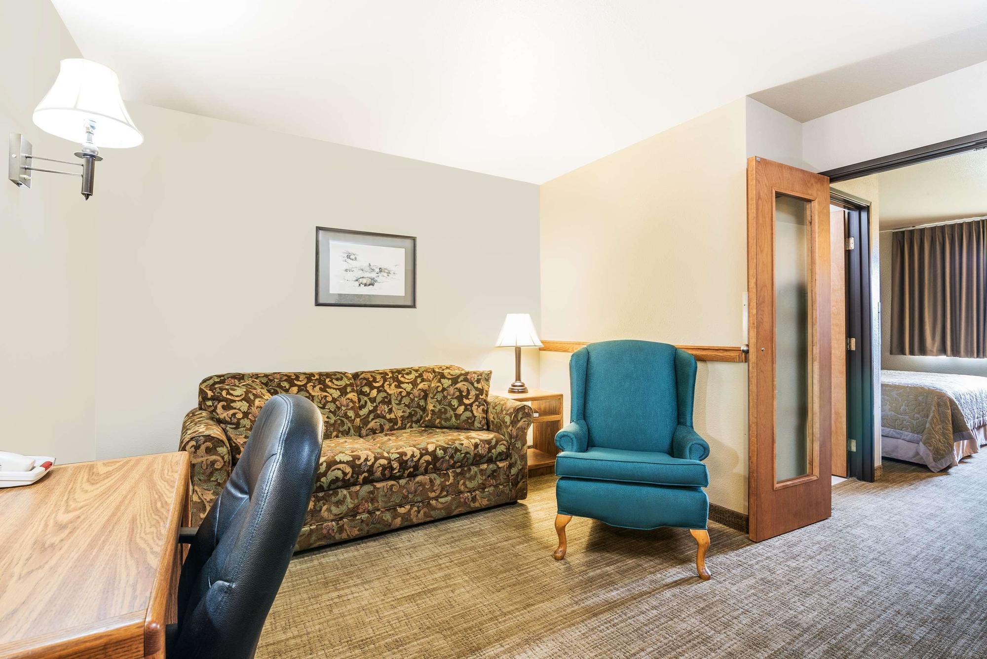Homestead Inn And Suites Hardin Exterior foto